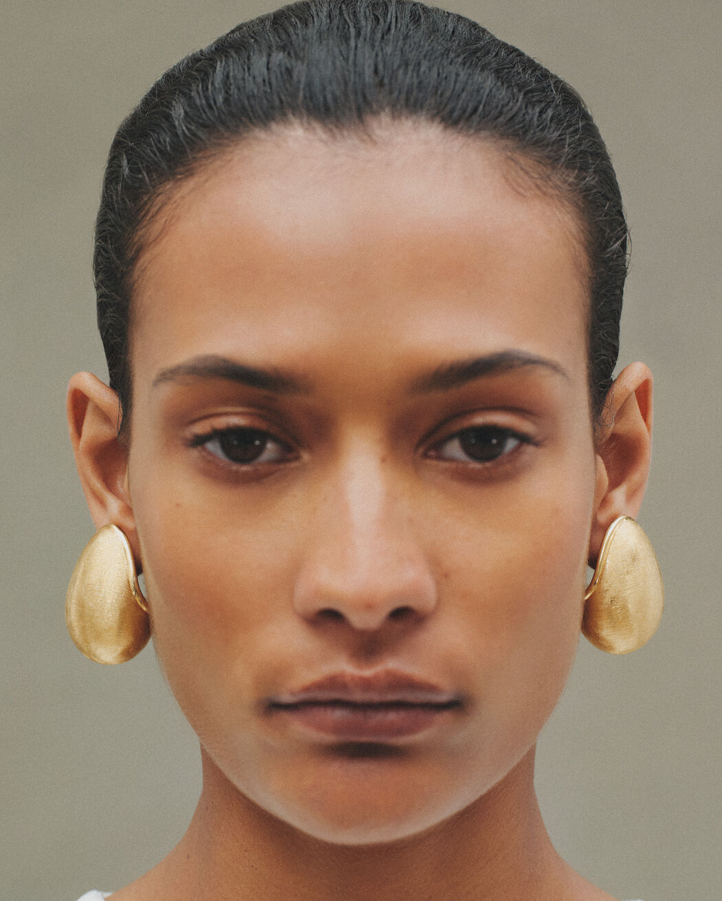 The Raisin earrings jacquemus the raisin earrings