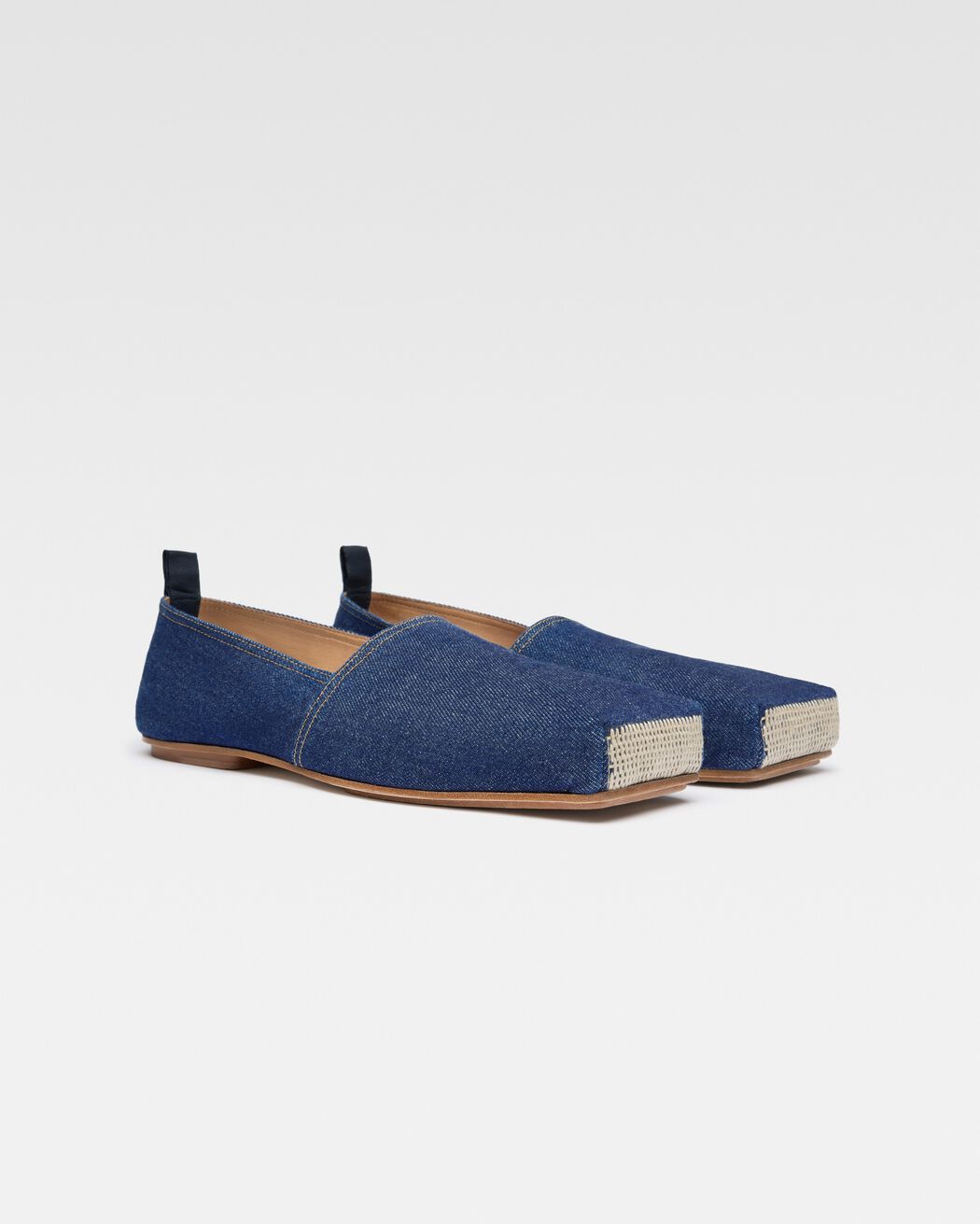 حذاء Les Espadrilles Carré jacquemus حذاء les espadrilles carr