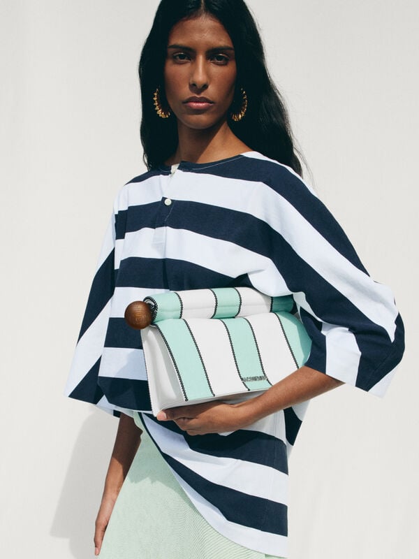 The Rond Carré clutch jacquemus the rond carr clutch