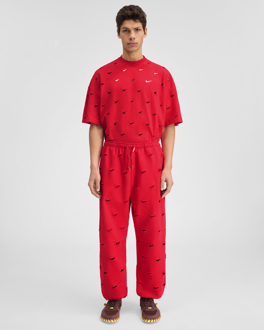 The Swoosh JACQUEMUS+NIKE track pants the swoosh jacquemus nike track pants