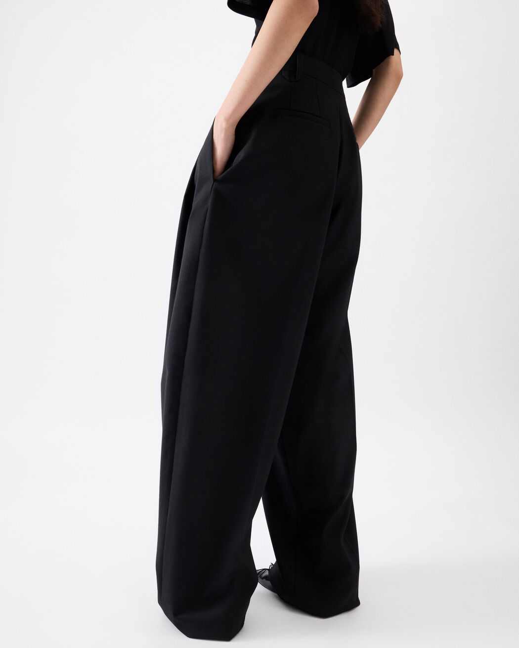 The Man's pants
jacquemus the man s pants