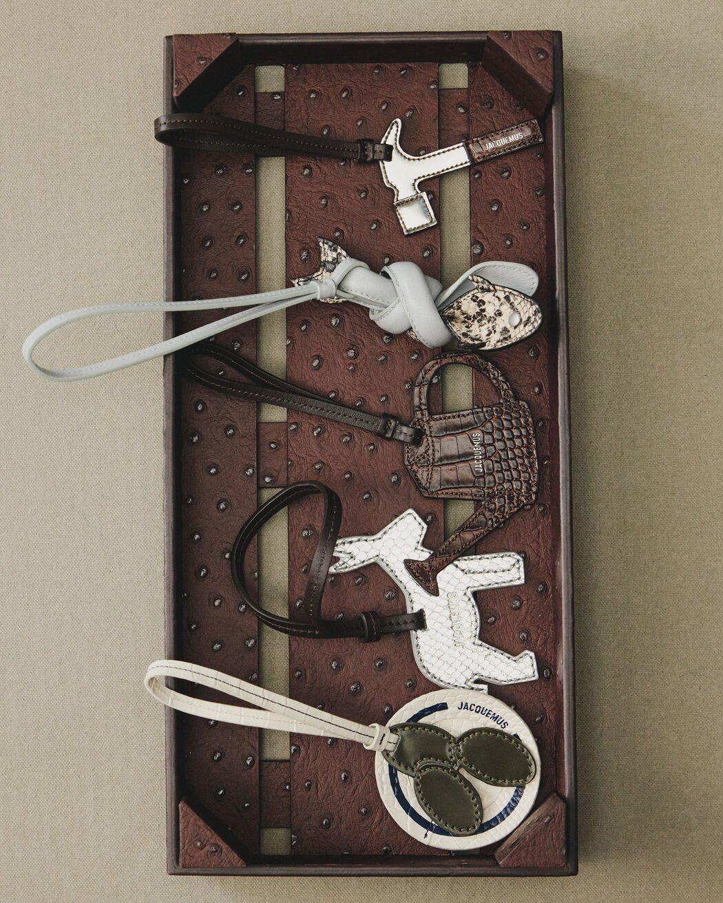 حلية الحمار jacquemus حلية الحمار