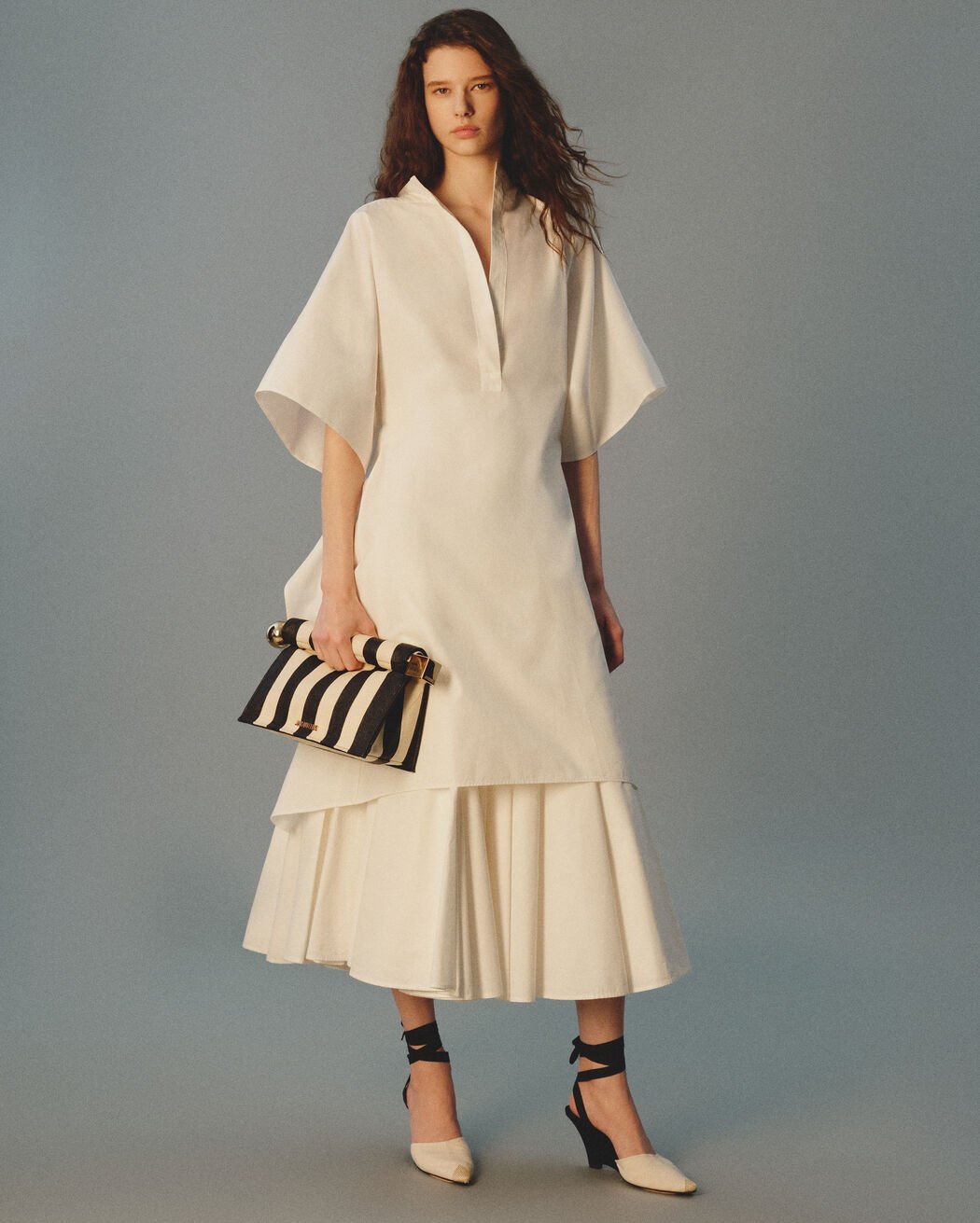 The Rond Carré clutch jacquemus the rond carr clutch