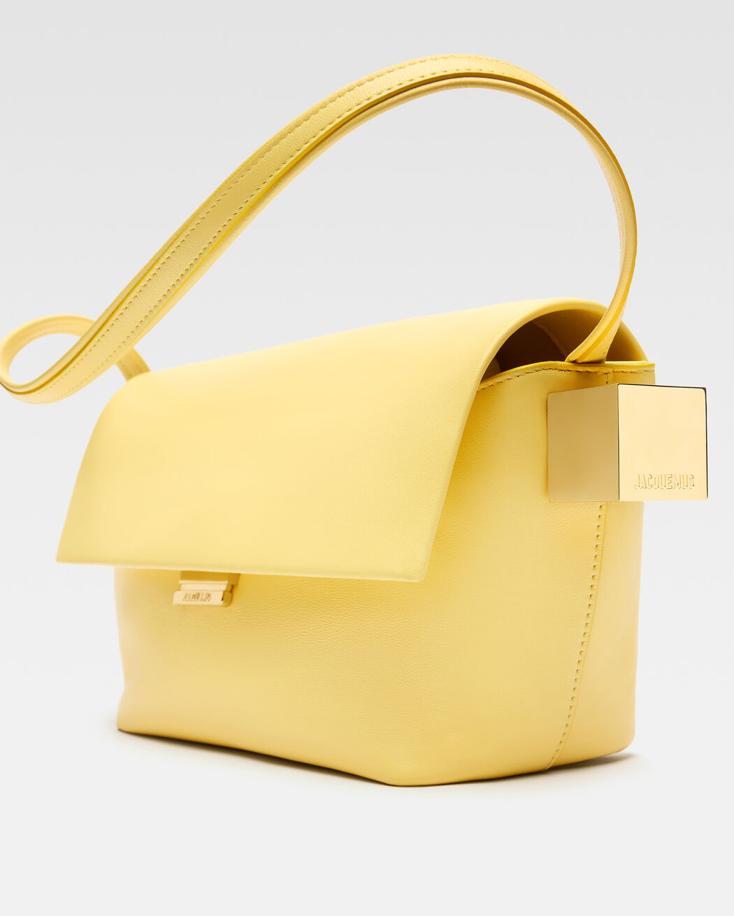 The Rond Carré jacquemus the rond carr