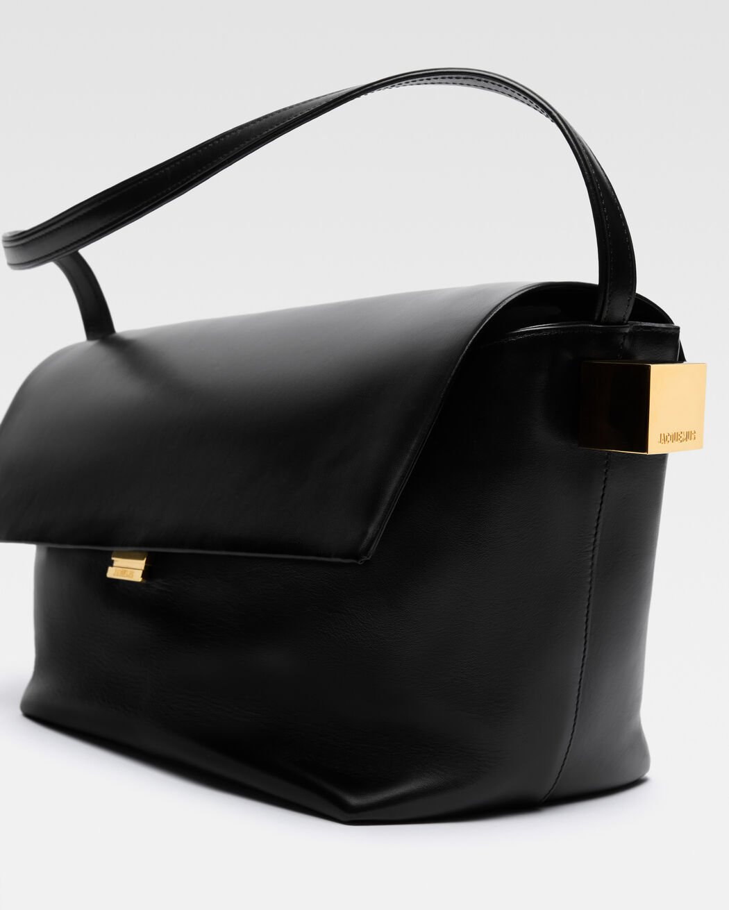 The large Rond Carré jacquemus the large rond carr