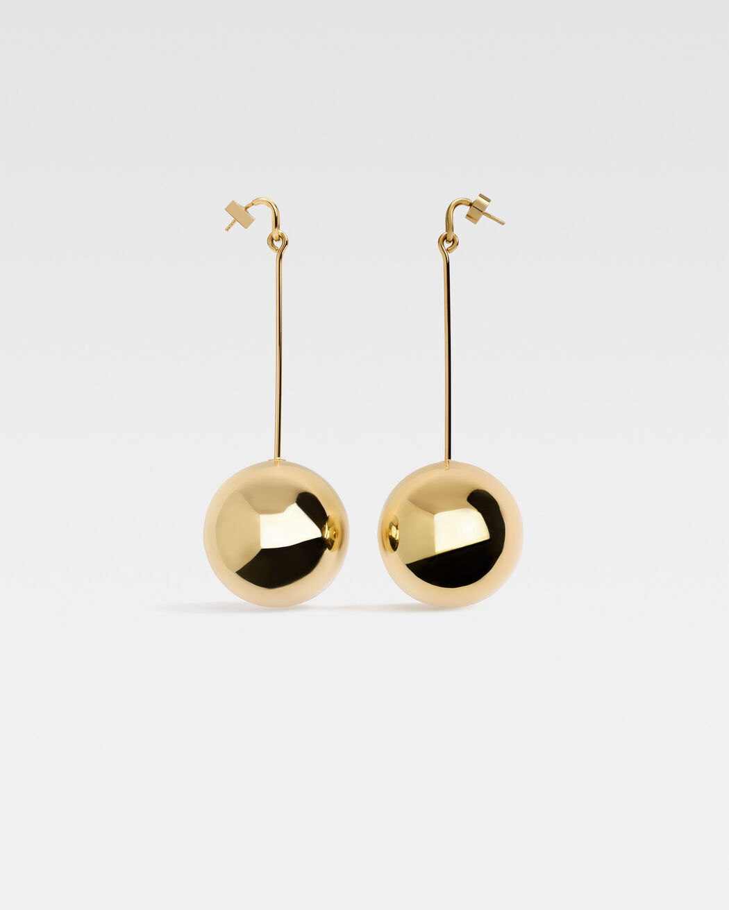 أقراط Les Grandes Boucles Nodo jacquemus أقراط les grandes boucles nodo
