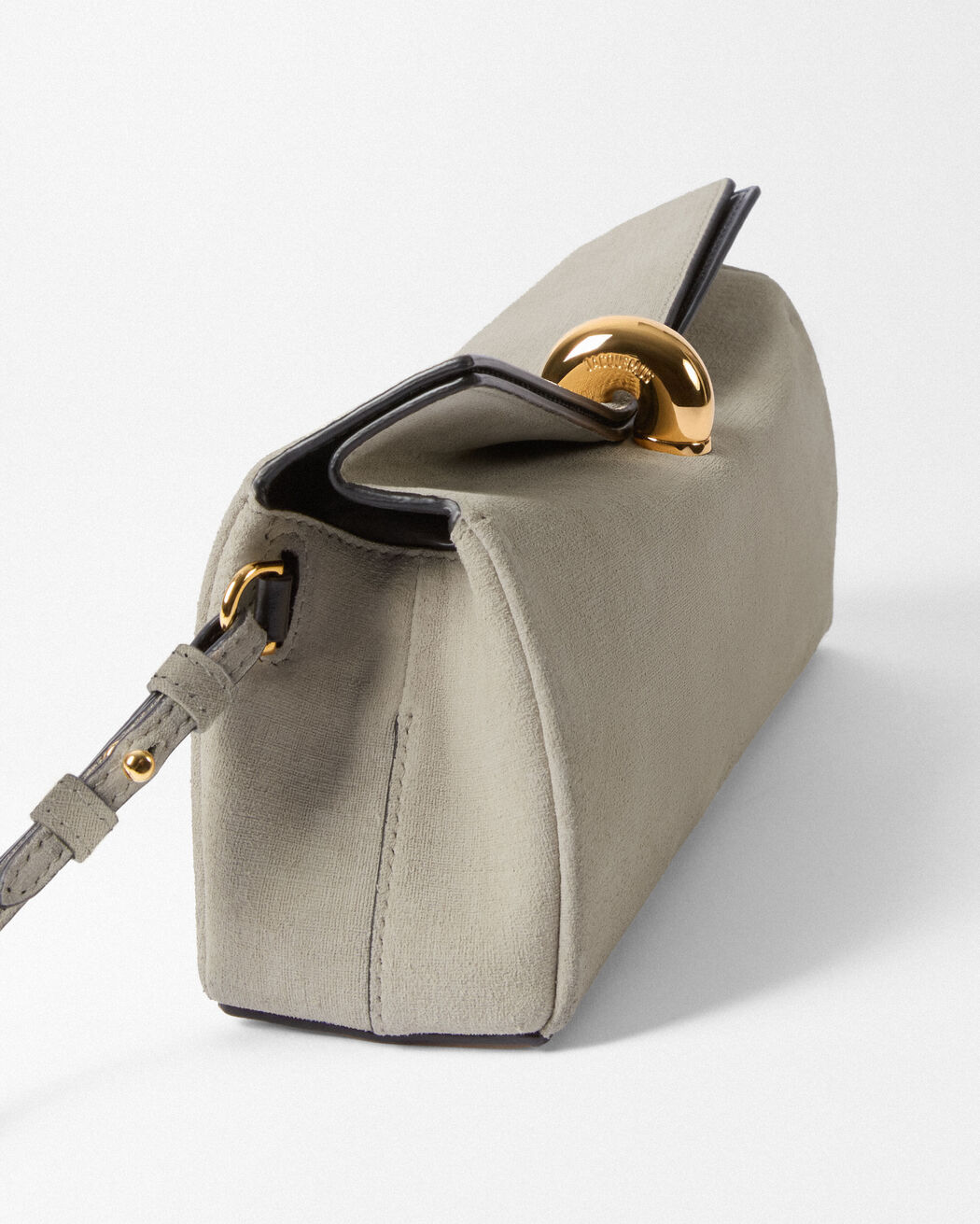 The Valérie clutch jacquemus the val rie clutch