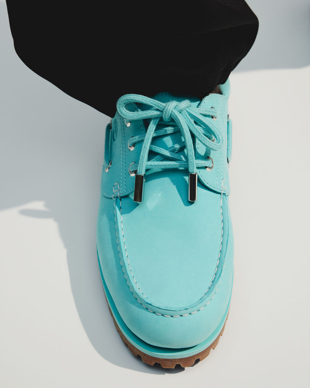 Jacquemus + Timberland حذاء بتصميم قارب من jacquemus timberland حذاء بتصميم قارب من
