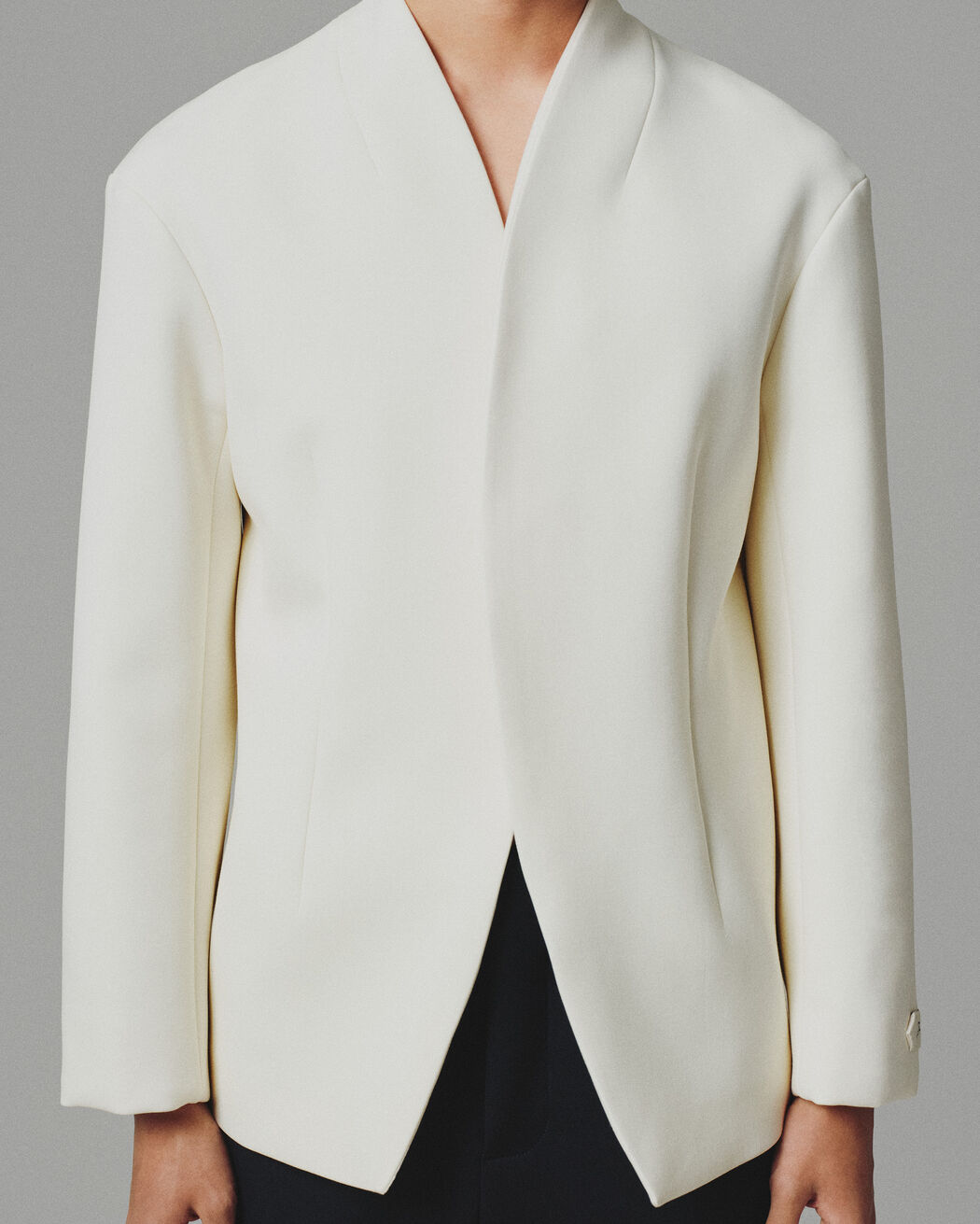 جاكيت The Bastide jacquemus جاكيت the bastide