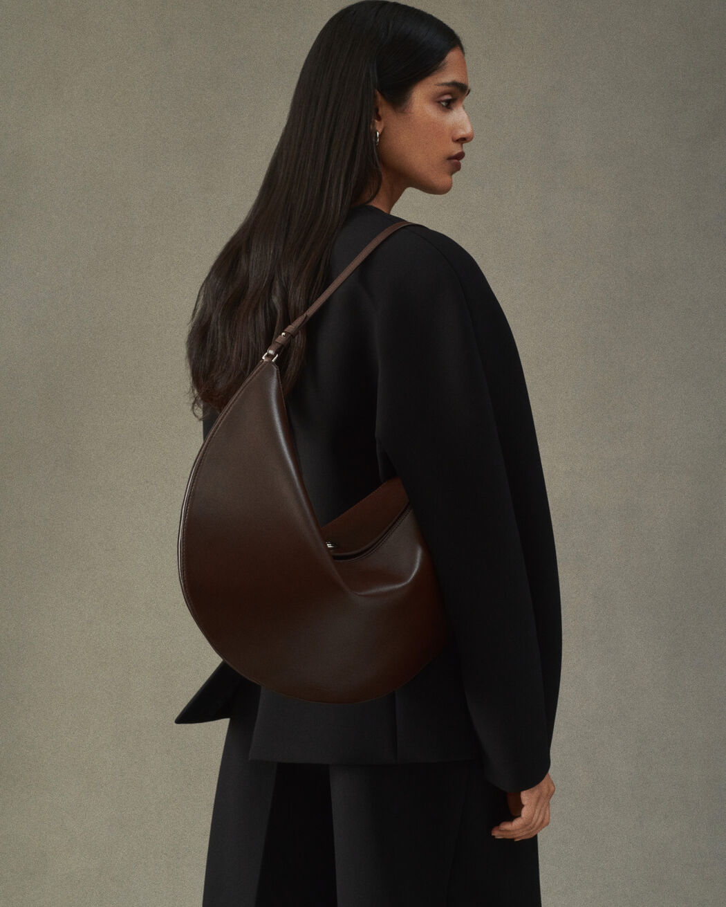 The Ovalo bag jacquemus the ovalo bag