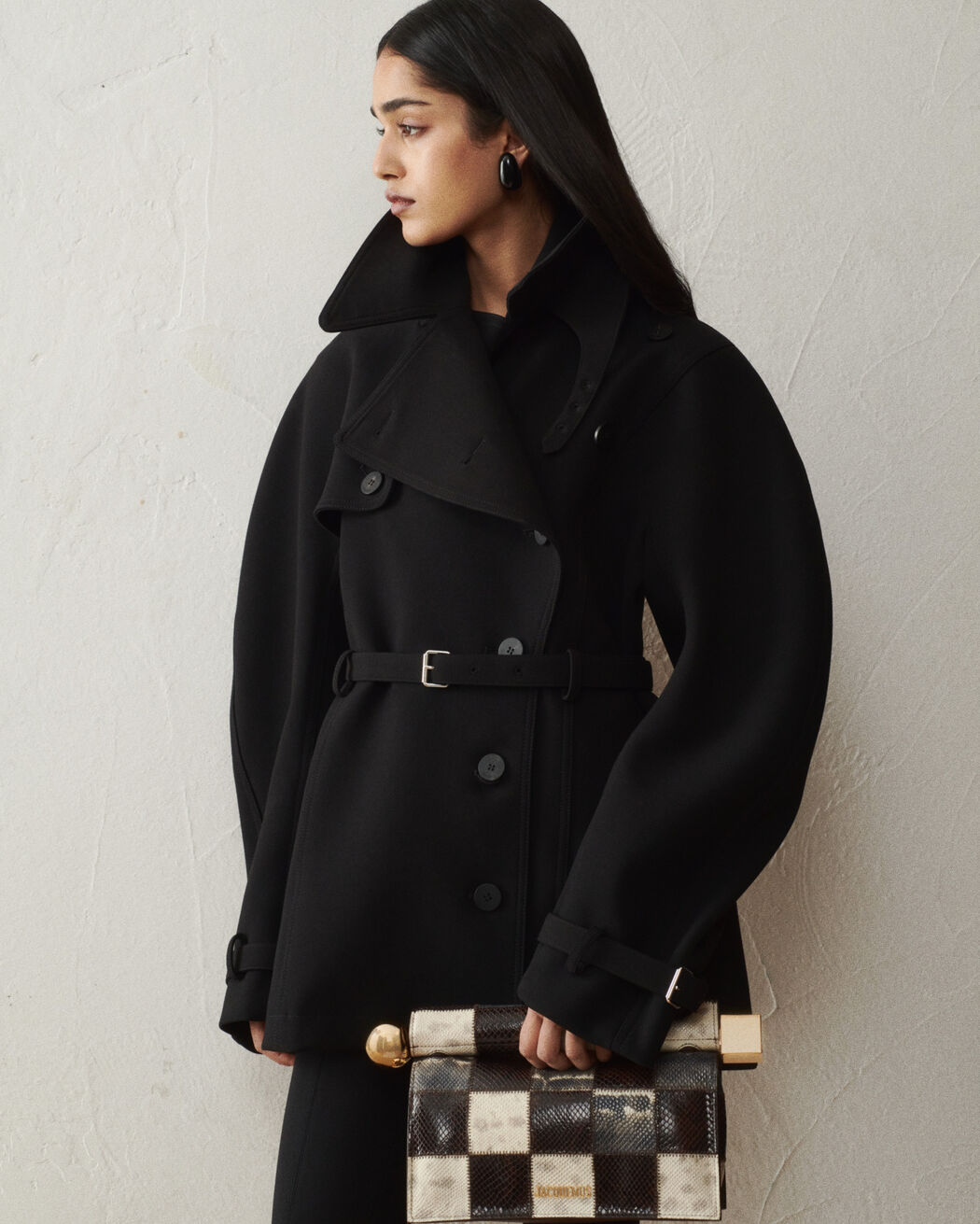 The Rond Carré clutch jacquemus the rond carr clutch