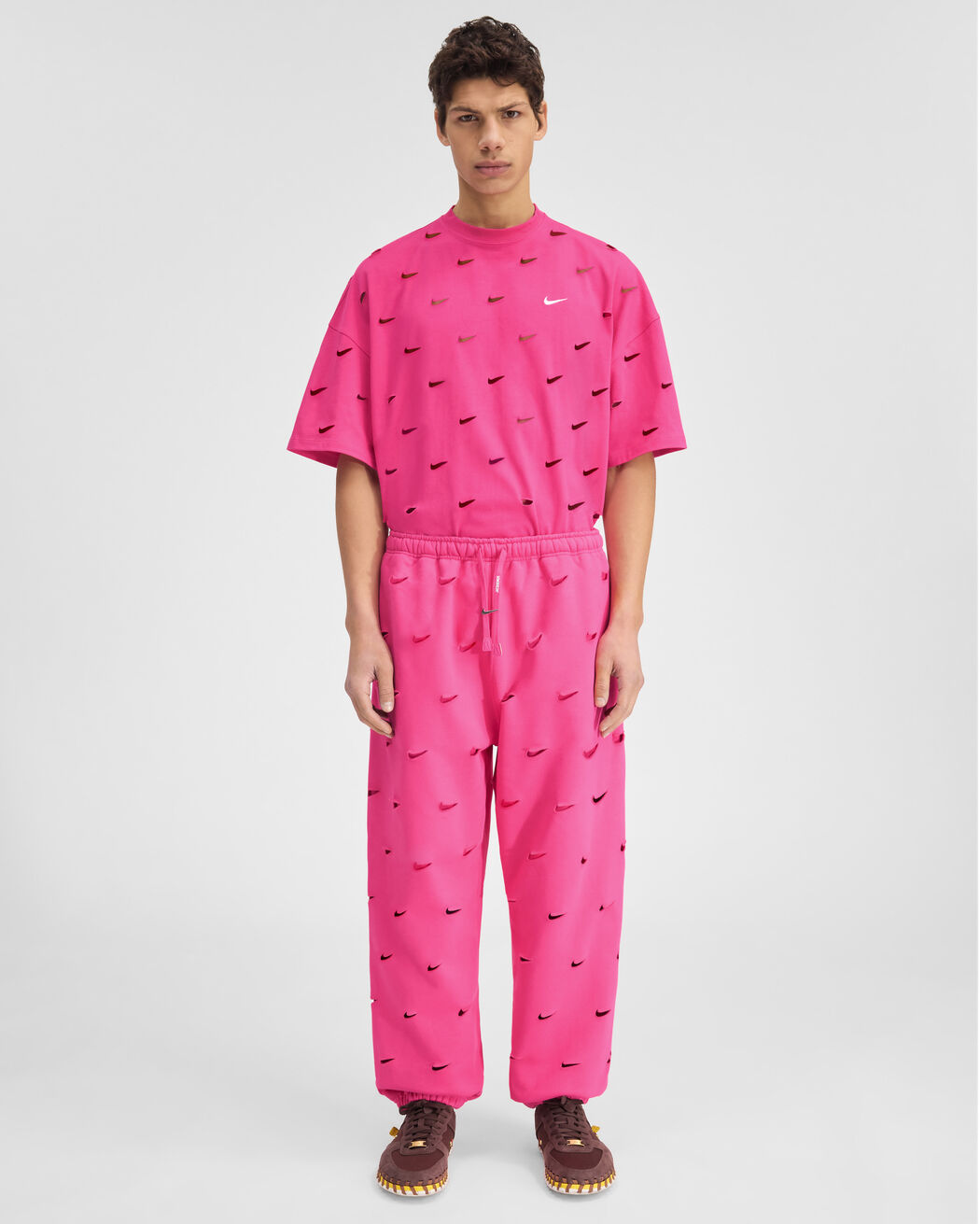 The Swoosh JACQUEMUS+NIKE track pants the swoosh jacquemus nike track pants