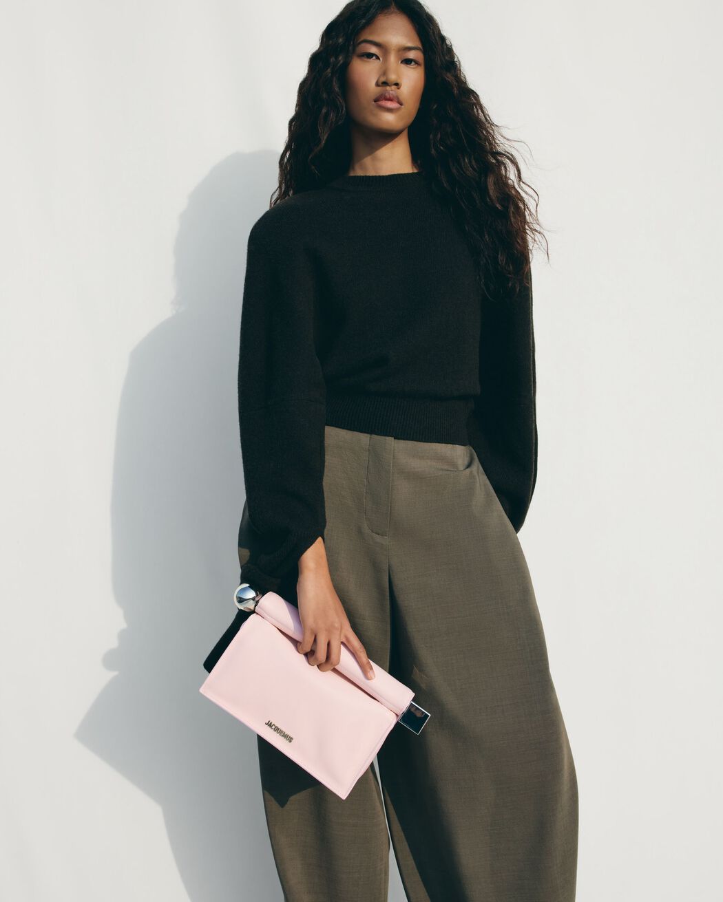 The Rond Carré clutch jacquemus the rond carr clutch