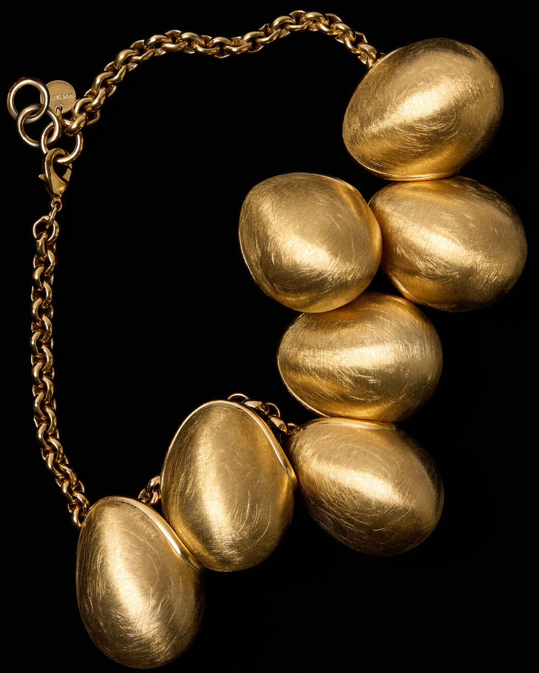 The Raisin necklace jacquemus the raisin necklace