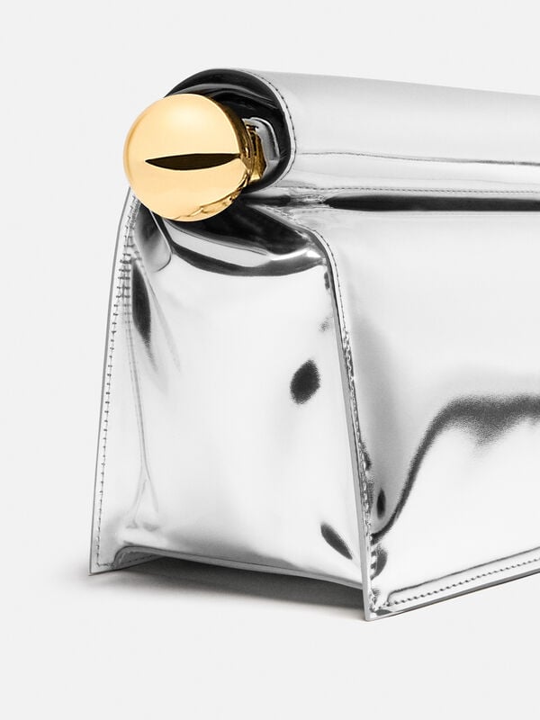 The Rond Carré clutch jacquemus the rond carr clutch