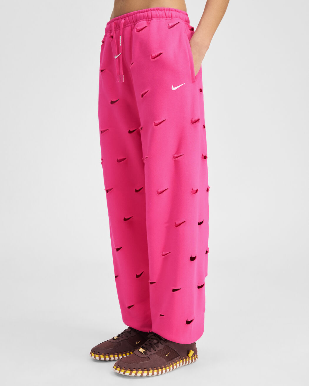 The Swoosh JACQUEMUS+NIKE track pants the swoosh jacquemus nike track pants