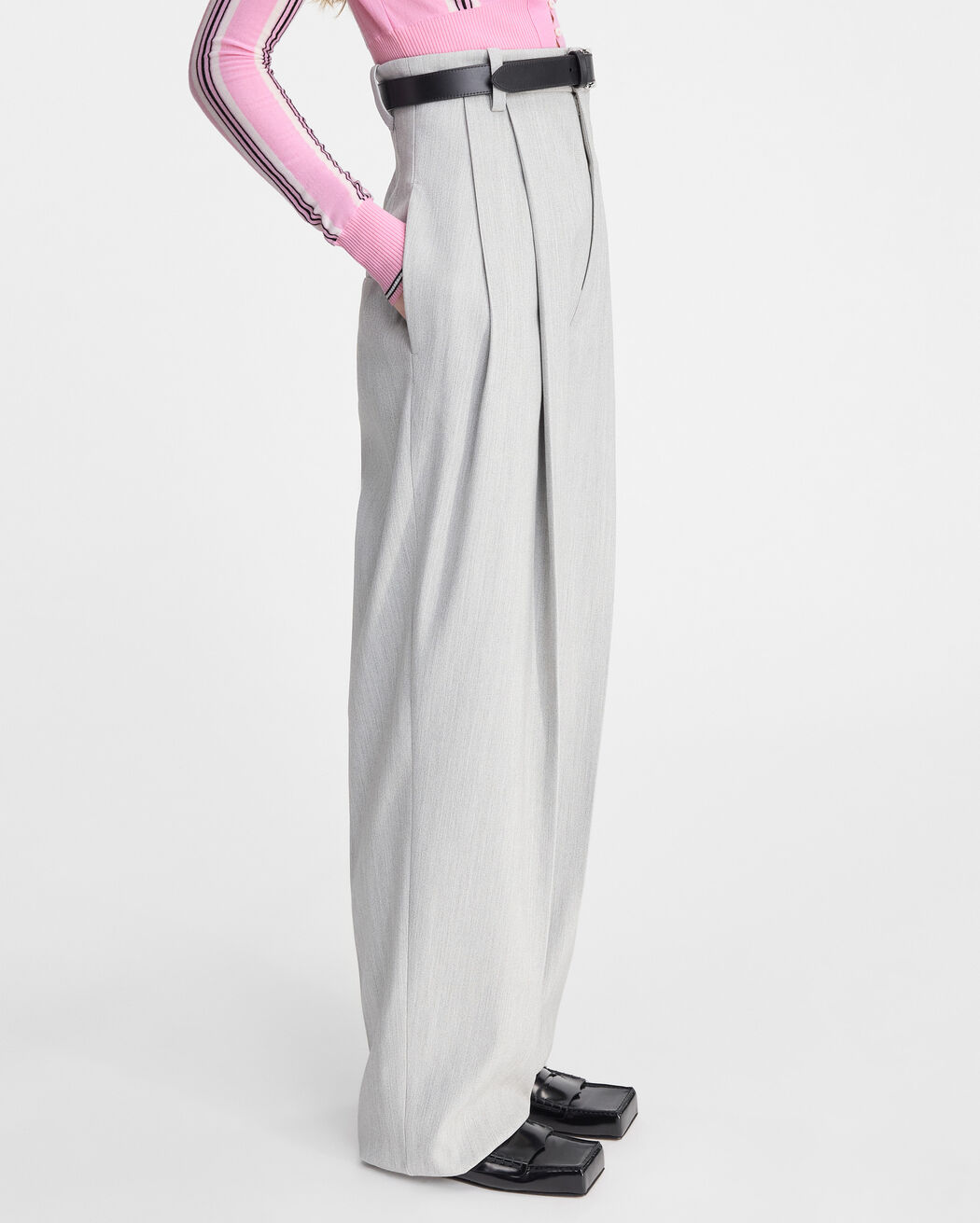 بنطال Le Pantalon Curzio jacquemus بنطال le pantalon curzio