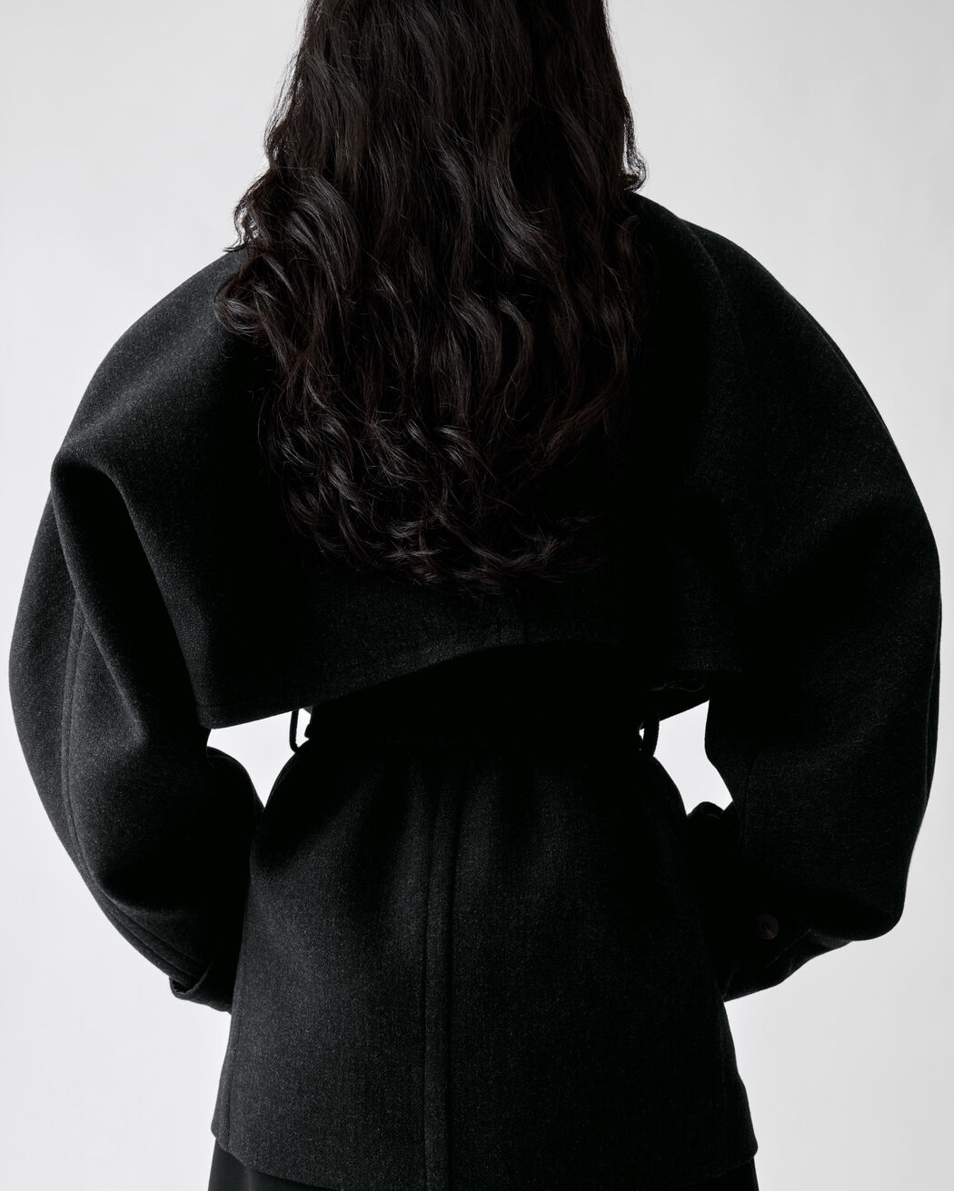 معطف قصير The Boléro jacquemus معطف قصير the bol ro