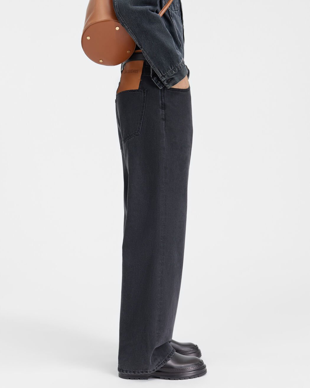 بنطال جينز The wide de-Nîmes denim pants jacquemus بنطال جينز the wide de n mes denim pants