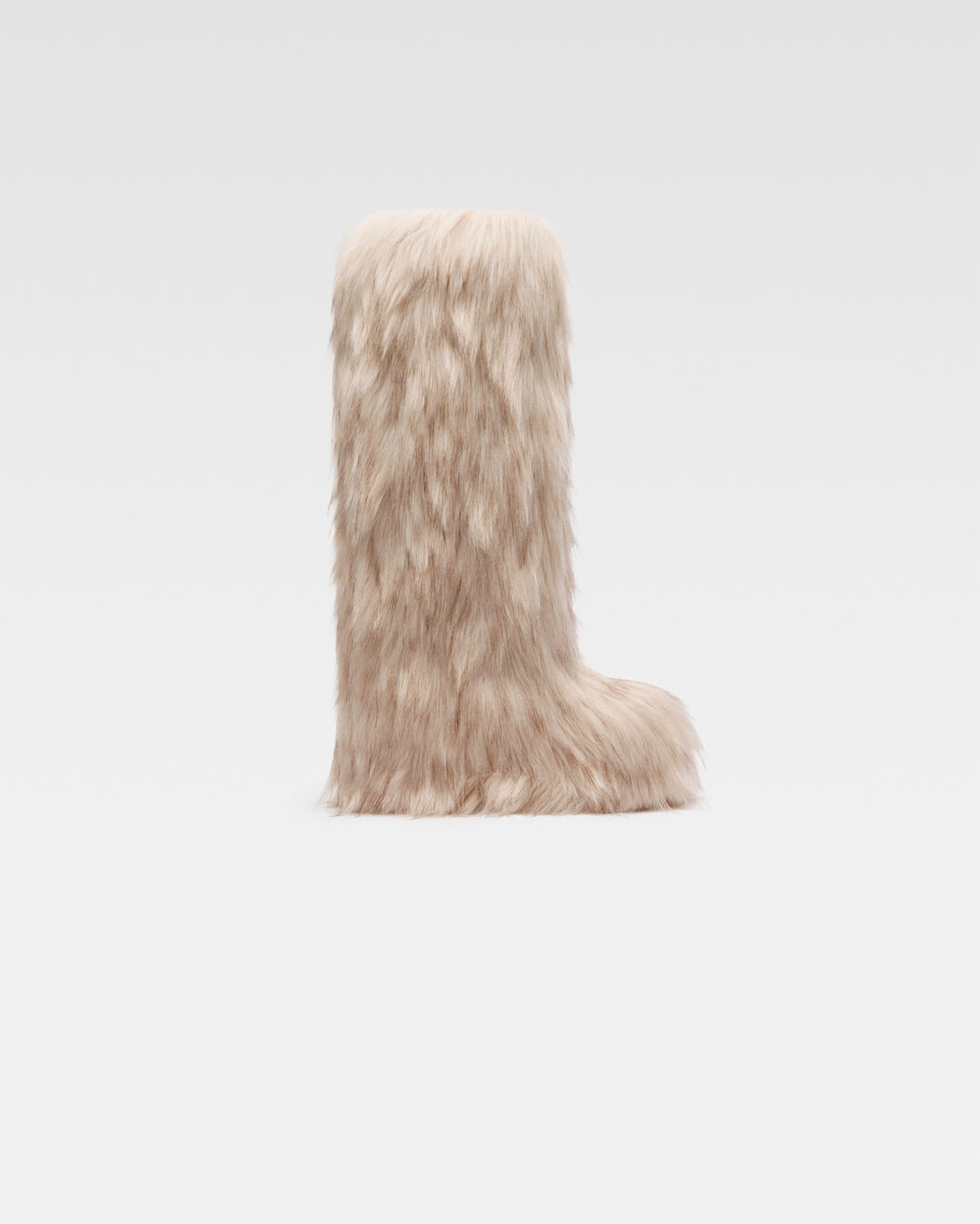 The Jacquemus Yeti Moon Boot the jacquemus yeti moon boot