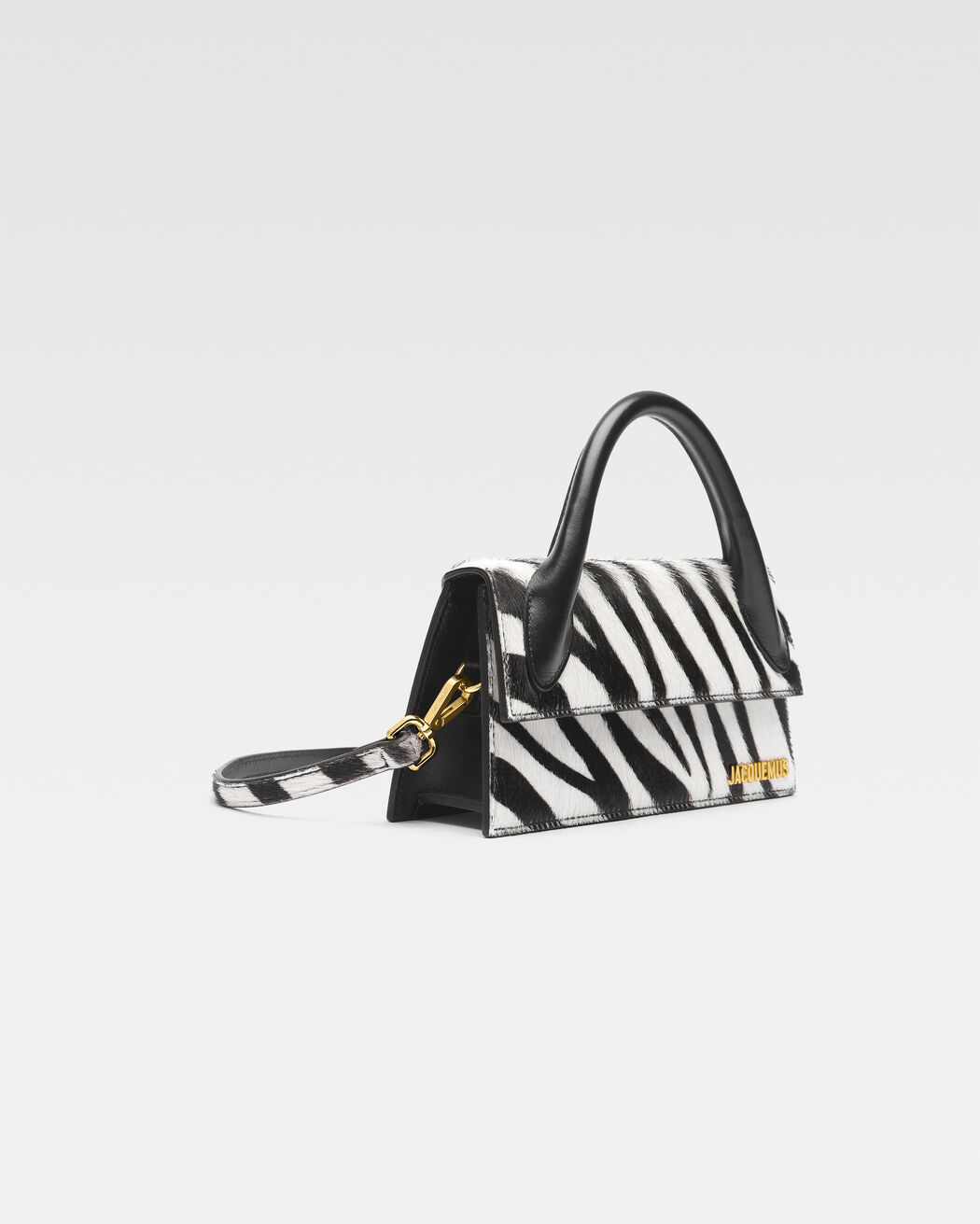 حقيبة The long Chiquito jacquemus حقيبة the long chiquito