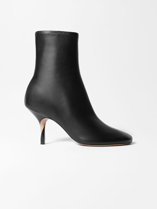The Collant ankle boots jacquemus حذاء بوت بطول الكاحل the collant