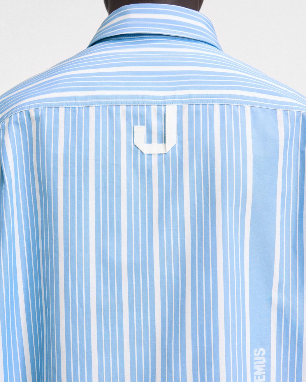 The Simon shirt قميص jacquemus the simon shirt قميص