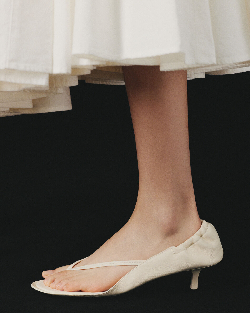 صندل بكعب منخفض jacquemus صندل بكعب منخفض