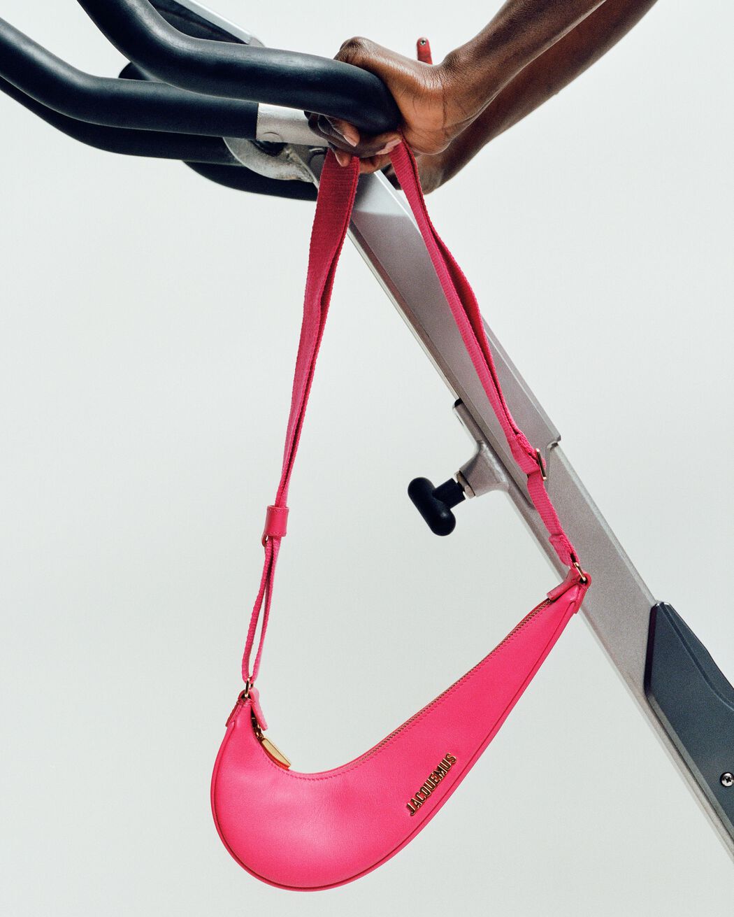 The Swoosh JACQUEMUS+NIKE bag the swoosh jacquemus nike bag