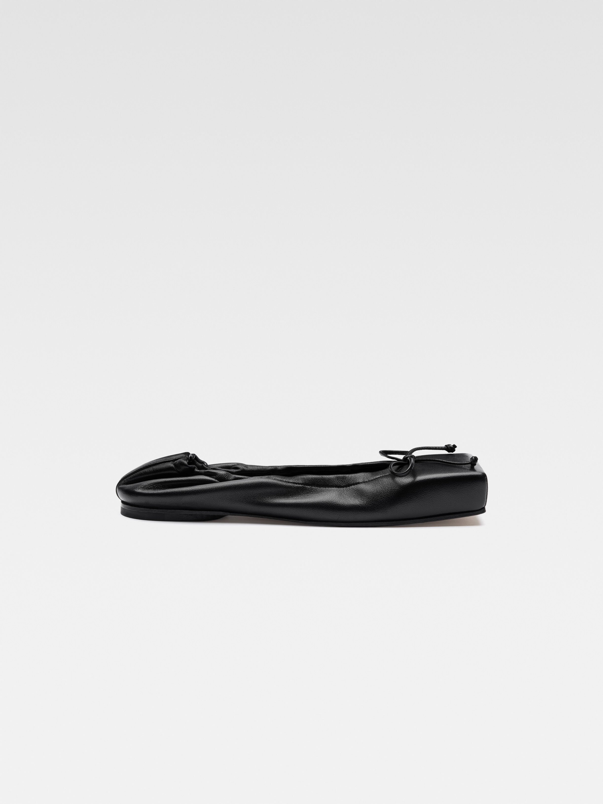 Shop Accessories & Shoes Sale | JACQUEMUS UAE
