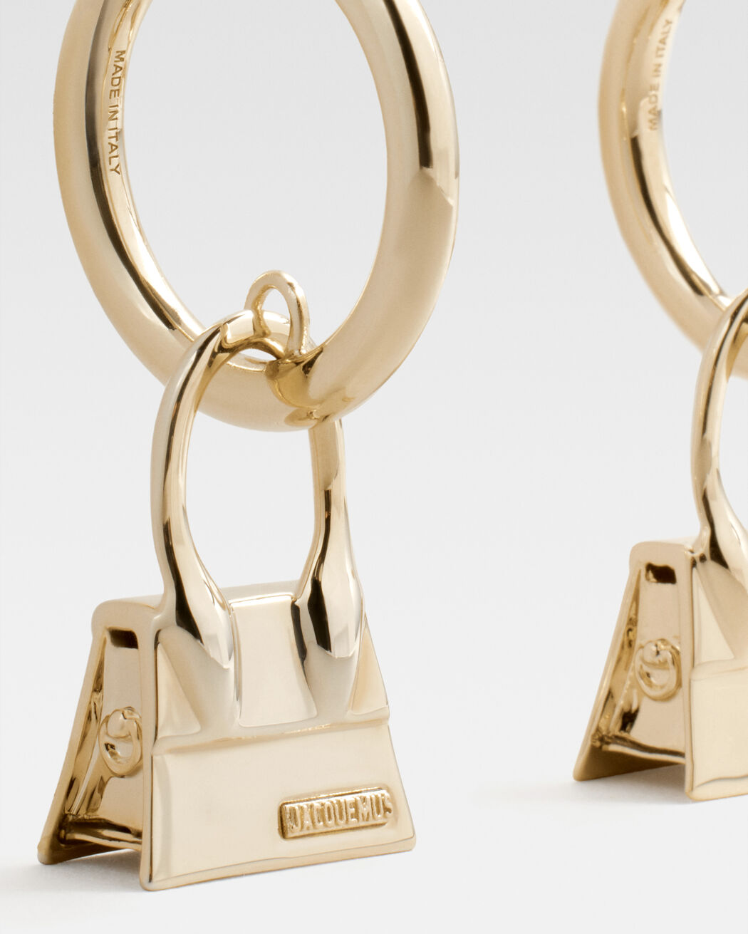 أقراط Les Creoles Chiquito jacquemus أقراط les creoles chiquito