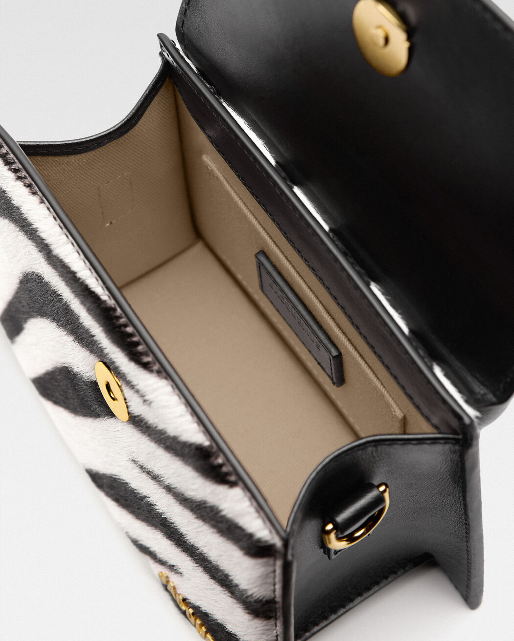 حقيبة The medium Chiquito jacquemus حقيبة the medium chiquito