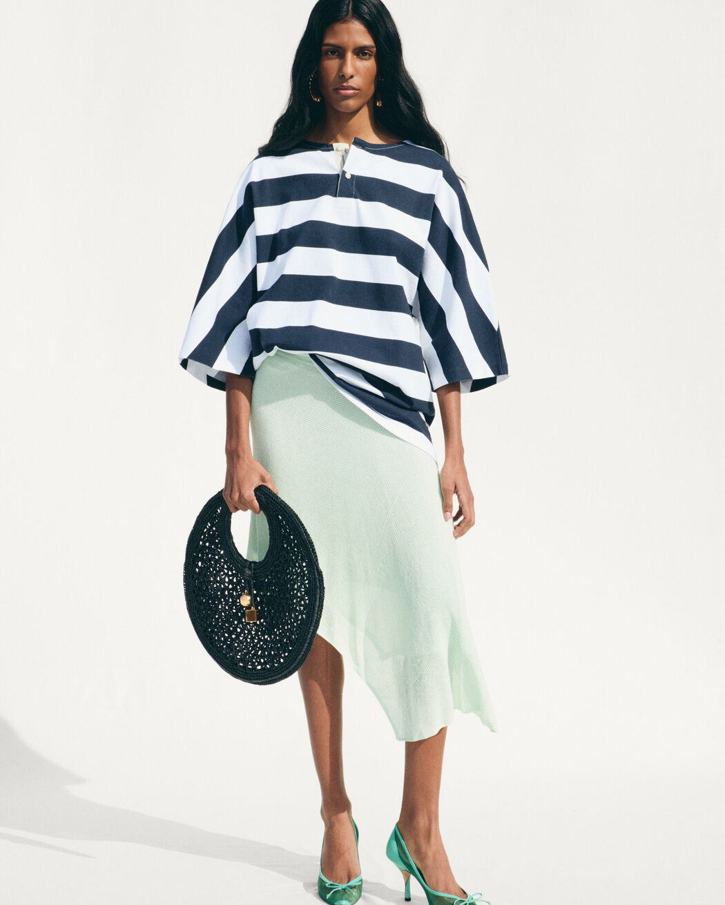 The Spiaggia small round bag jacquemus the spiaggia small round bag