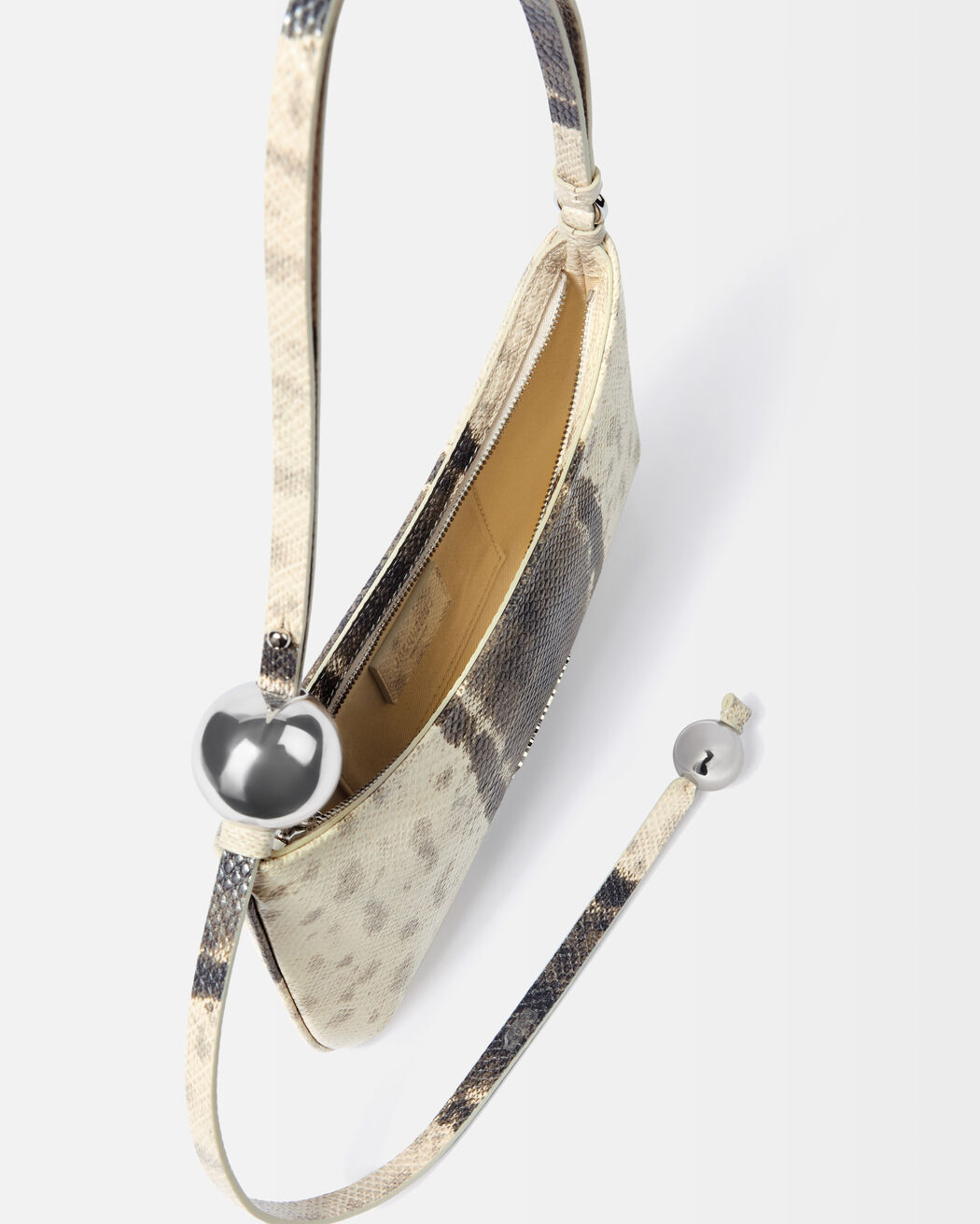 Le Bisou Perle jacquemus le bisou perle