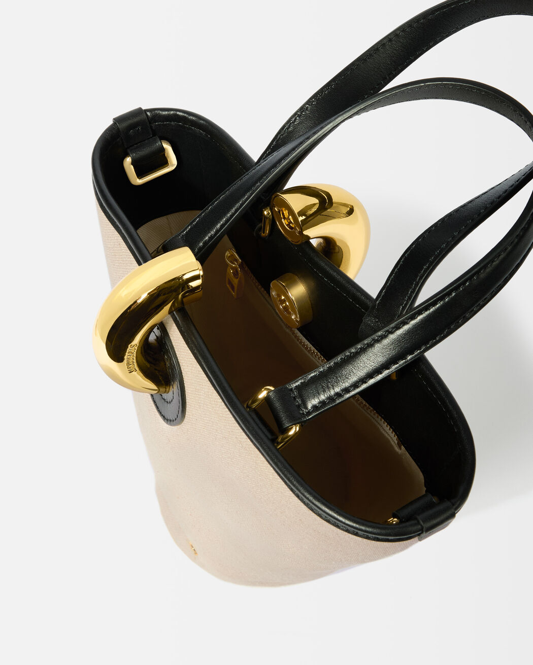 The small Bambola حقيبة jacquemus the small bambola حقيبة