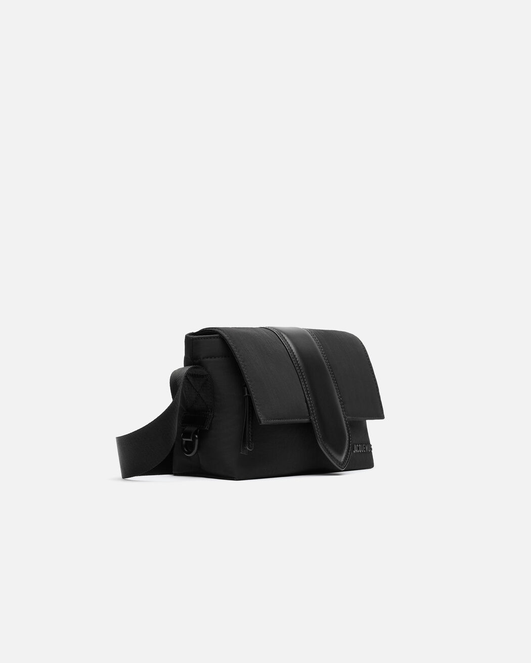 The small Bambino messenger bag jacquemus the small bambino messenger bag