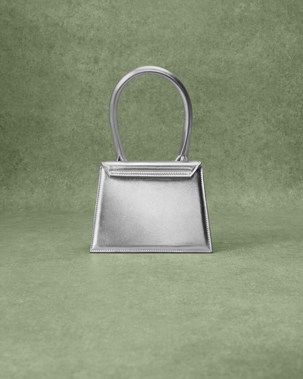 حقيبة The medium Chiquito jacquemus حقيبة the medium chiquito