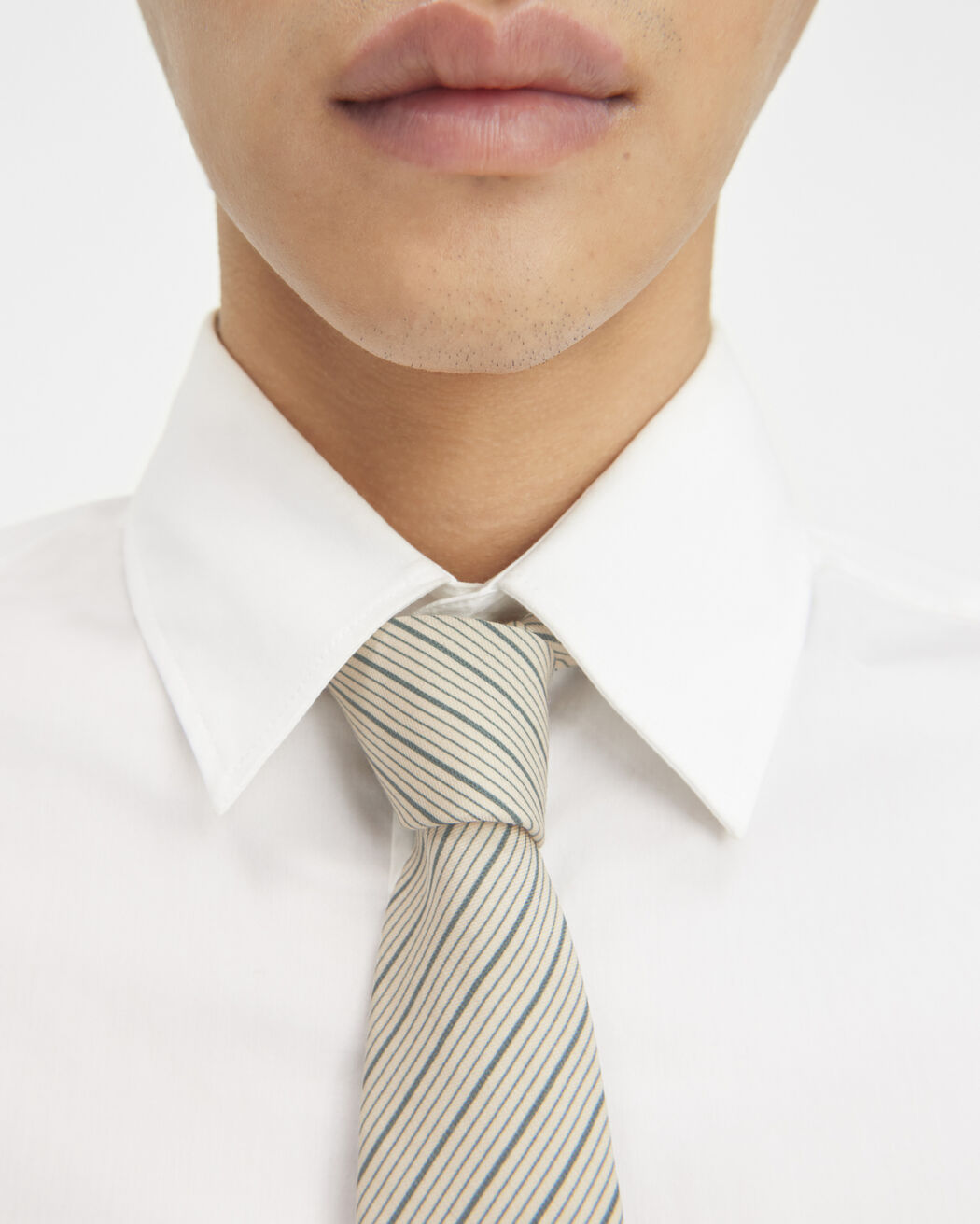 ربطة عنق La Cravate jacquemus ربطة عنق la cravate