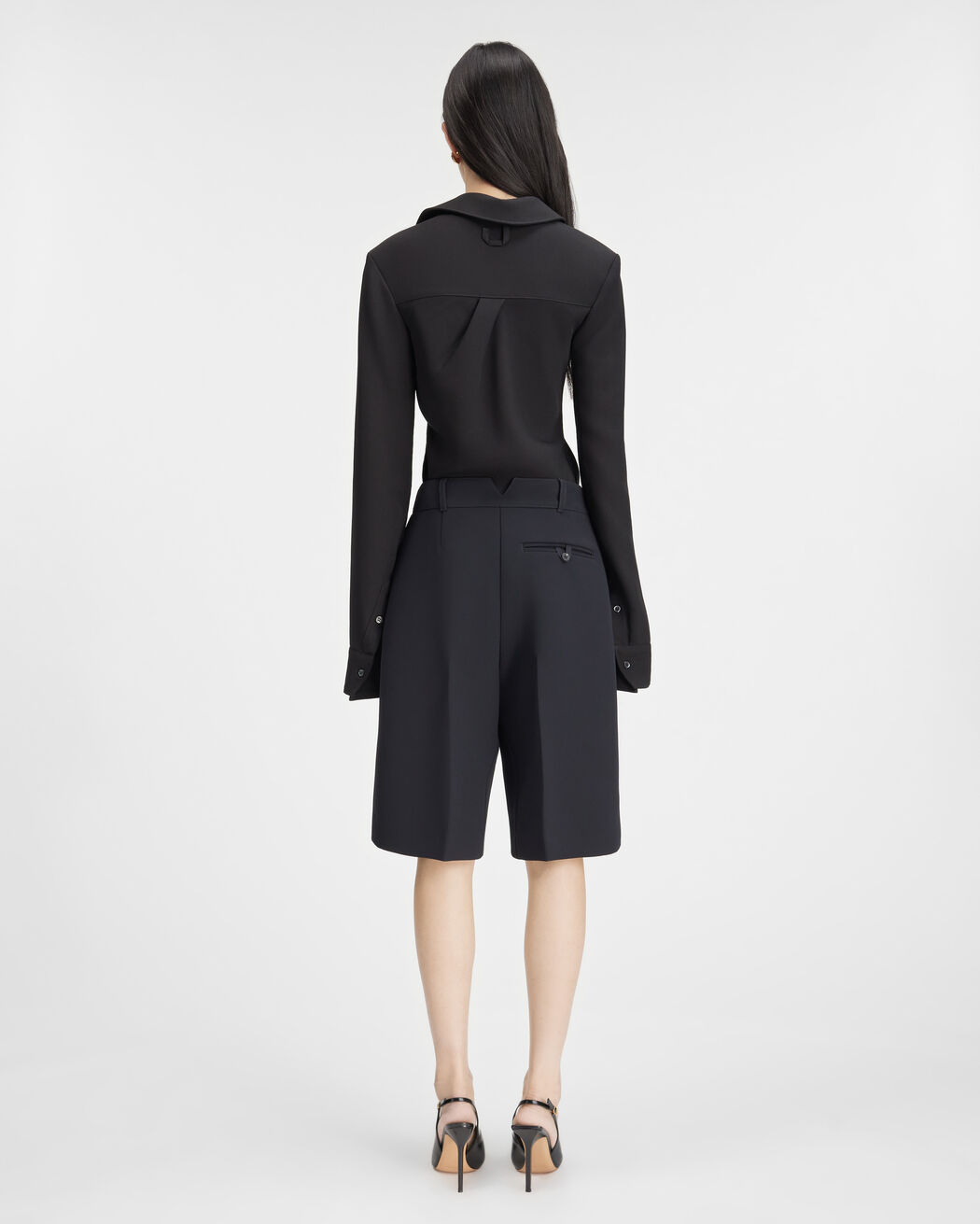 برمودا Le Bermuda Ovalo jacquemus برمودا le bermuda ovalo