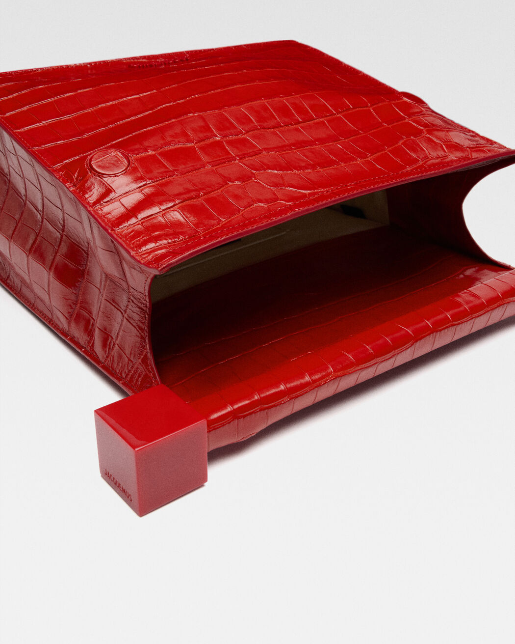 The Rond Carré clutch jacquemus the rond carr clutch