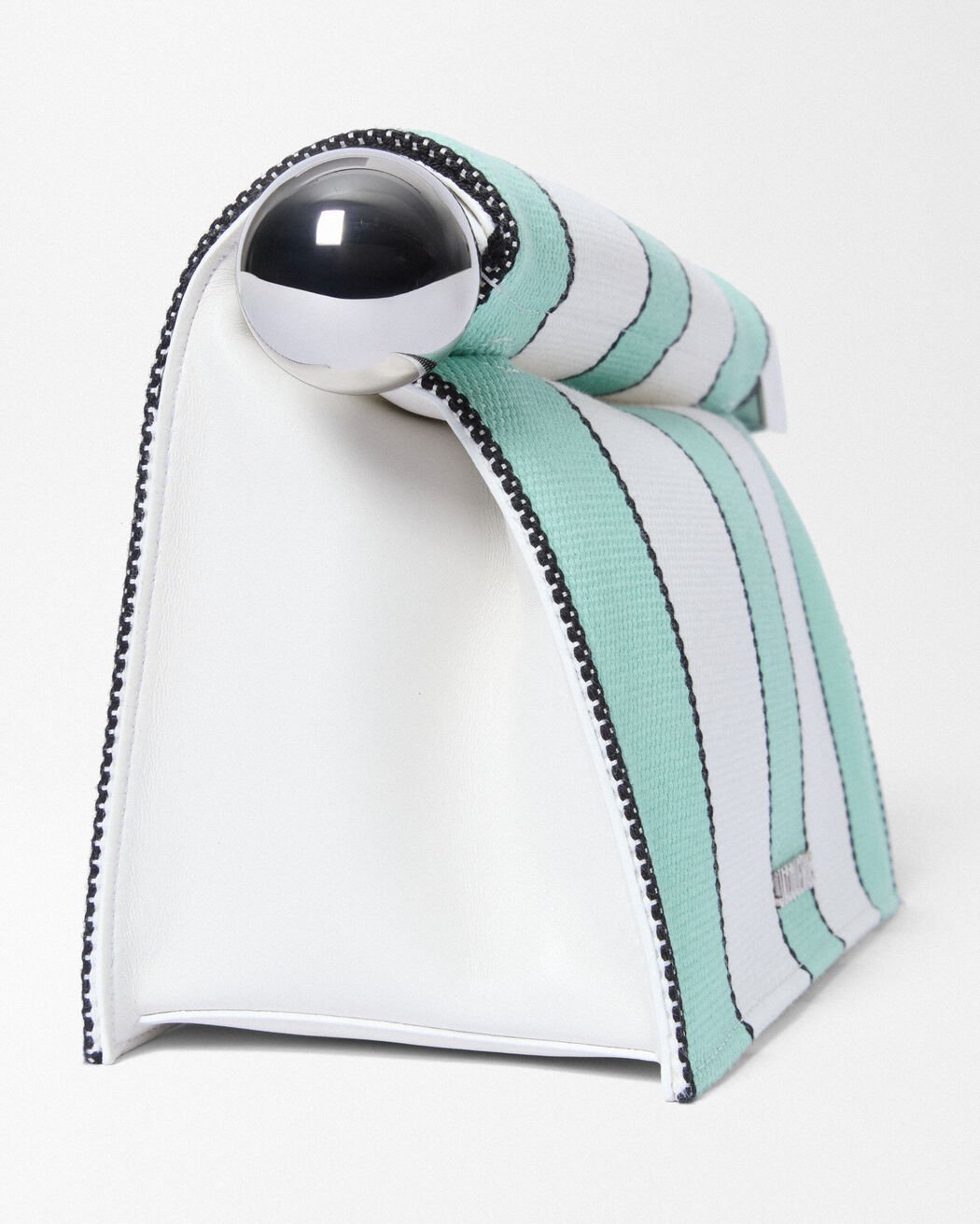 The Rond Carré clutch jacquemus the rond carr clutch