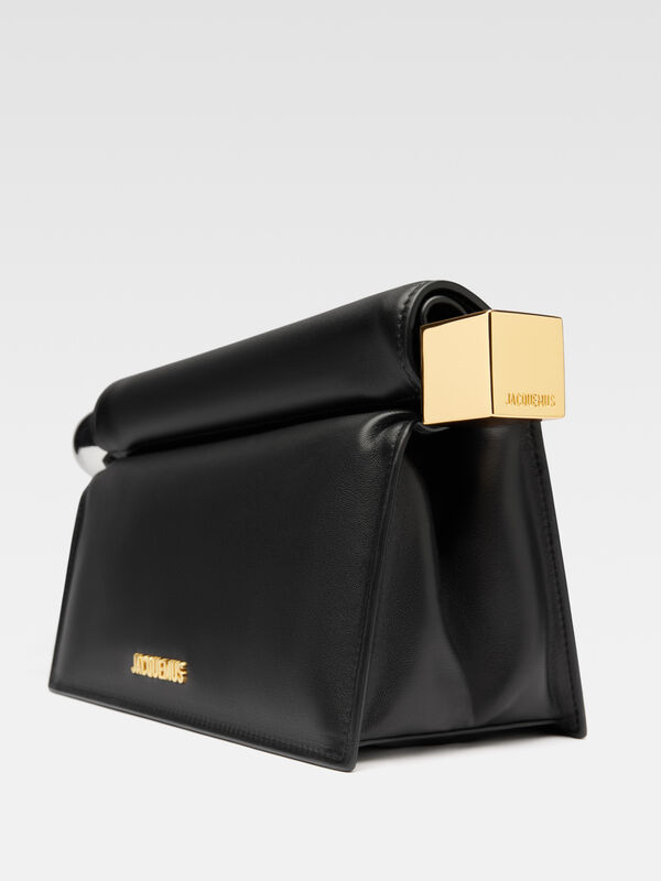 The Rond Carré clutch jacquemus the rond carr clutch