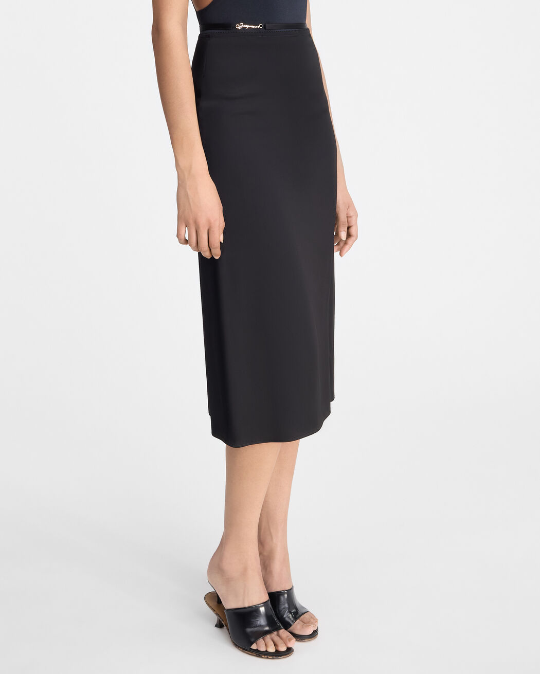 The Notte skirt jacquemus the notte skirt