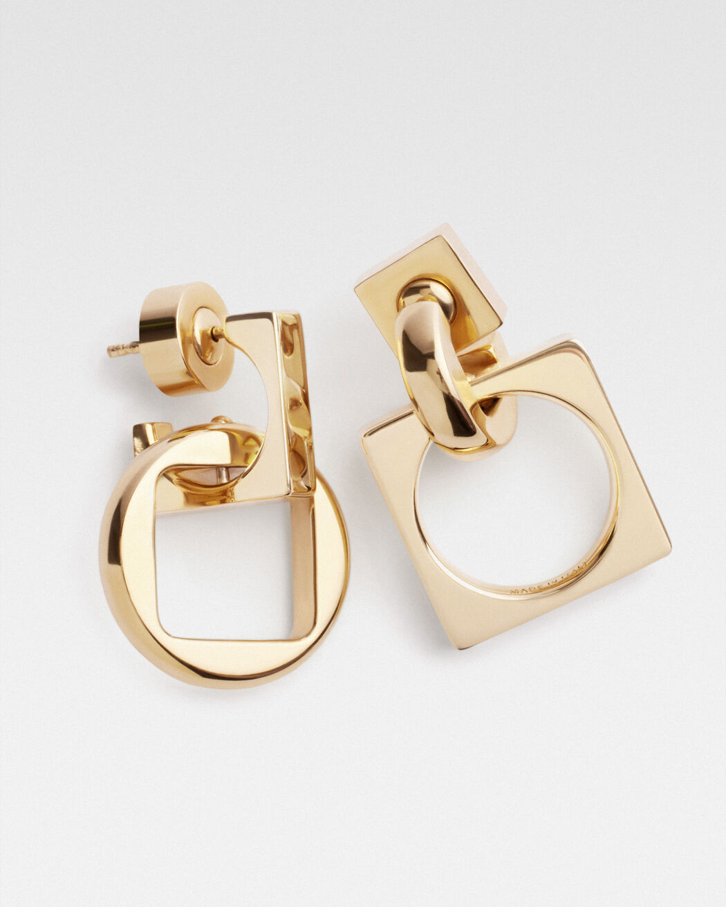 أقراط Les Pendantes Rond Carré jacquemus أقراط les pendantes rond carr