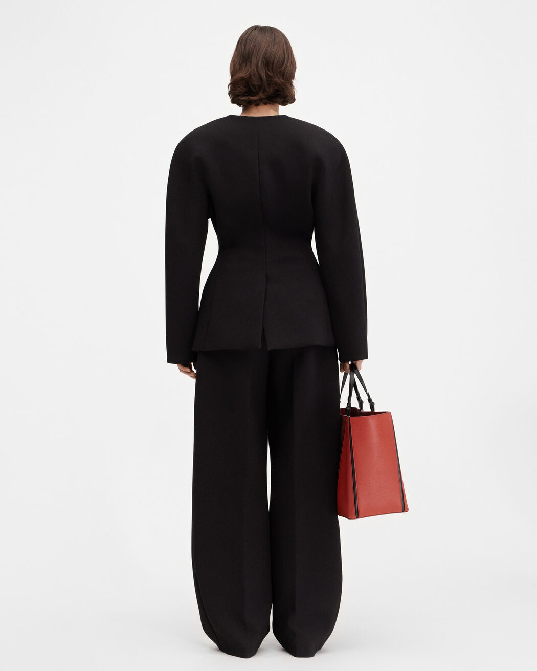 جاكيت The Ovalo jacquemus جاكيت the ovalo