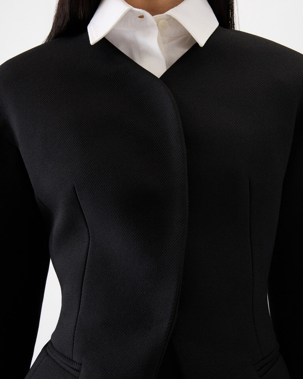 The mini Ovalo jacket jacquemus the mini ovalo jacket