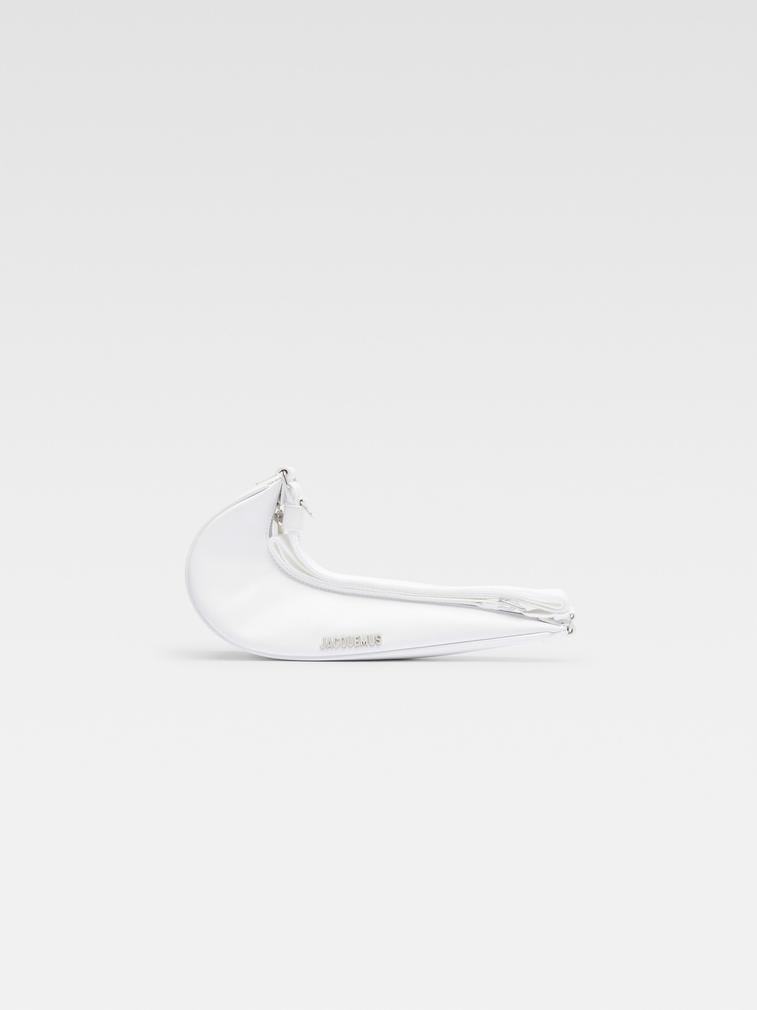 The Swoosh JACQUEMUS+NIKE bag | Bags | JACQUEMUS UAE Official Website