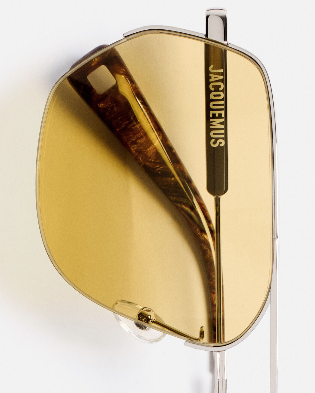 The Aviador sunglasses
jacquemus the aviador sunglasses