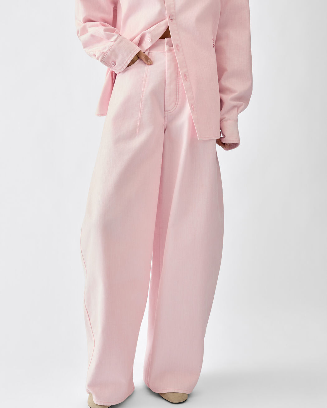 بنطال دنيم The de-Nîmes Ovalo jacquemus بنطال دنيم the de n mes ovalo