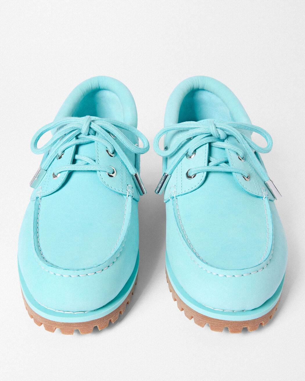 Jacquemus + Timberland حذاء بتصميم قارب من jacquemus timberland حذاء بتصميم قارب من